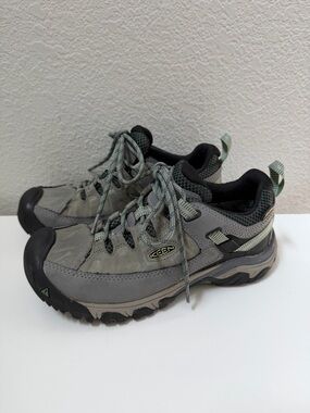 Keen Women’s Targhee III Waterproof Low Top Hiking Shoes Sz 6 Gray/Green